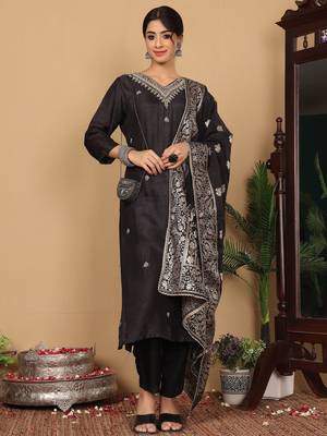 Ethnic Motifs Woven Design Zari Pure Silk Straight Kurta With Trouser & Dupatta 7