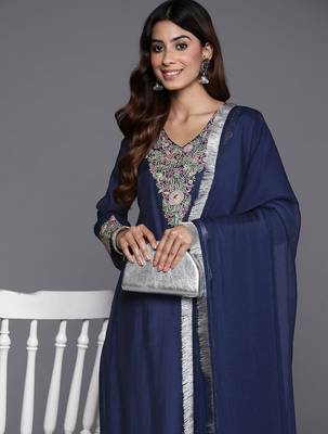Floral Embroidered Thread Work Kurta with Trousers & Dupatta 2