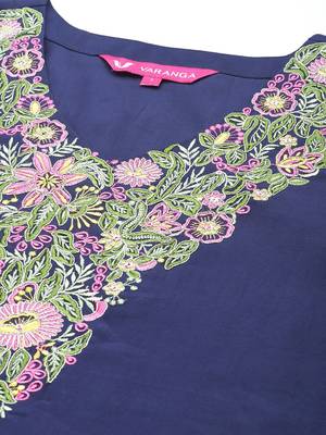 Floral Embroidered Thread Work Kurta with Trousers & Dupatta 3