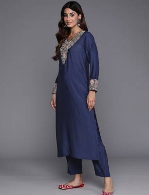 Floral Embroidered Thread Work Kurta with Trousers & Dupatta 6