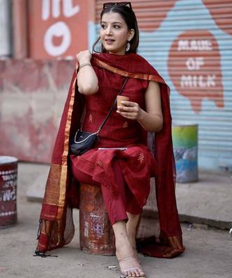 Beautiful maroon embroidered tussar silk sleeveless kurta set 2