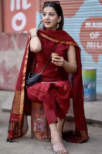 Beautiful maroon embroidered tussar silk sleeveless kurta set