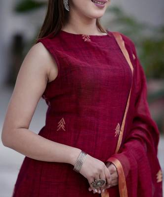 Beautiful maroon embroidered tussar silk sleeveless kurta set 3