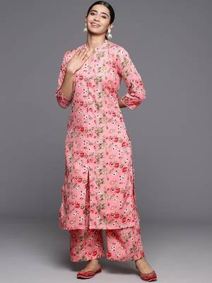 Women Floral Printed Regular Silk Crepe Kurta with Trousers 4