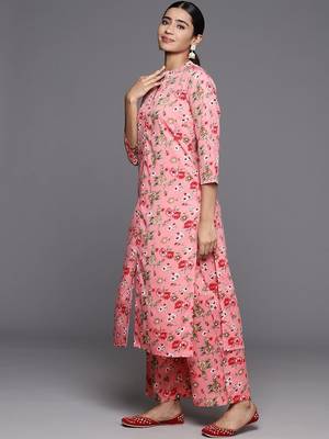 Women Floral Printed Regular Silk Crepe Kurta with Trousers 5
