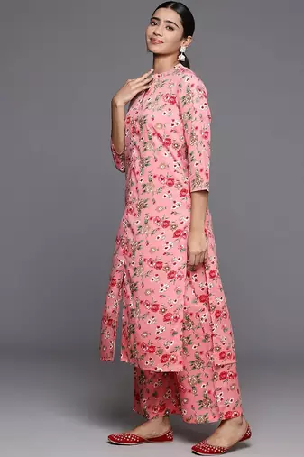 Women Floral Printed Regular Silk Crepe Kurta with Trousers