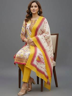 Women Ethnic Motifs Printed Regular Kurta with Trousers & With Dupatta 2