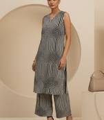Women Printed Regular Kurta with Palazzos