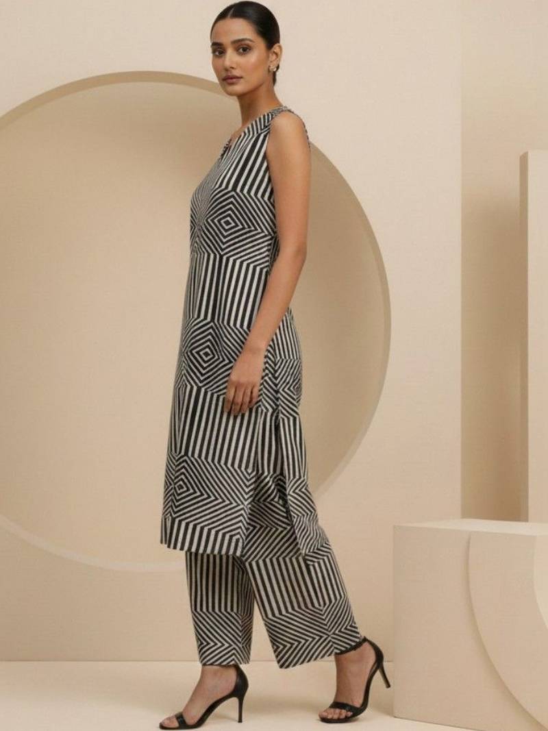 Women Printed Regular Kurta with Palazzos