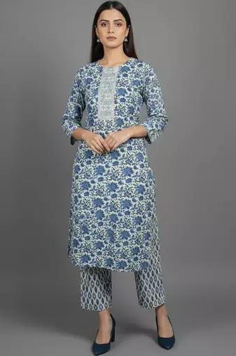 Women Floral Printed Regular Thread Work Kurta with Trousers & With Dupatta