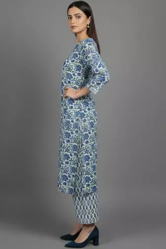 Women Floral Printed Regular Thread Work Kurta with Trousers & With Dupatta