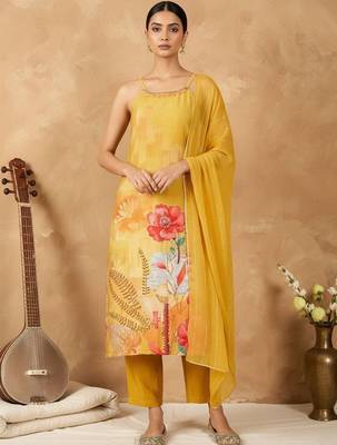 Women Floral Printed Regular Beads and Stones Kurta with Trousers & With Dupatta 1