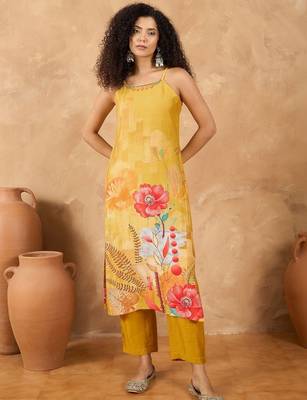 Women Floral Printed Regular Beads and Stones Kurta with Trousers & With Dupatta 2