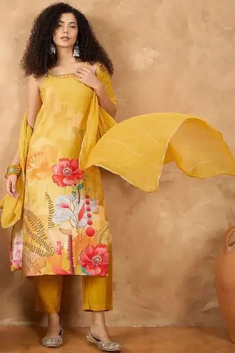 Women Floral Printed Regular Beads and Stones Kurta with Trousers & With Dupatta