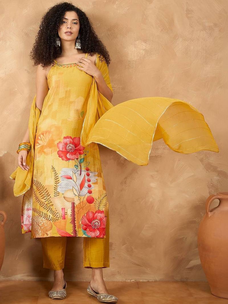 Women Floral Printed Regular Beads and Stones Kurta with Trousers & With Dupatta