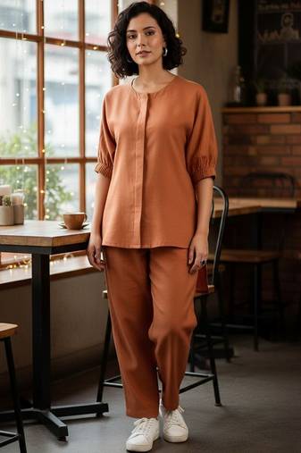 Women Regular Kurta with Trousers