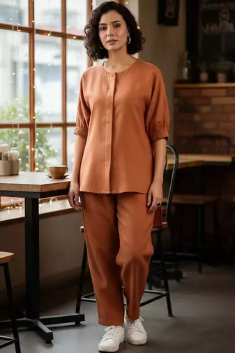 Women Regular Kurta with Trousers
