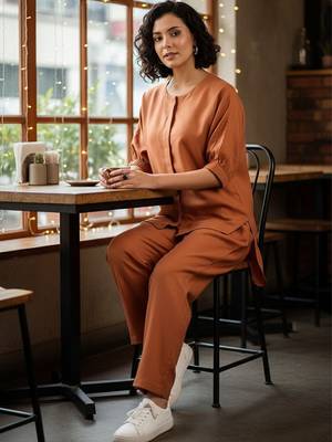 Women Regular Kurta with Trousers 2