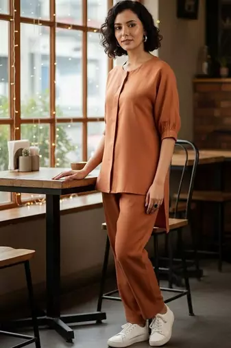 Women Regular Kurta with Trousers