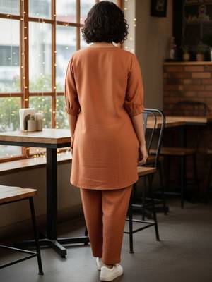 Women Regular Kurta with Trousers 4
