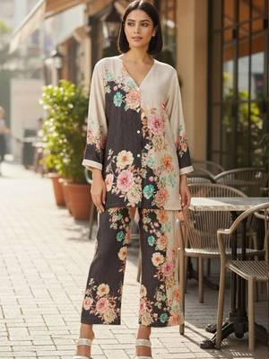 Women Floral Printed Regular Kurta with Palazzos 1
