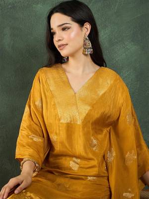 Women Ethnic Motifs Printed Kaftan Kurta with Churidar 2