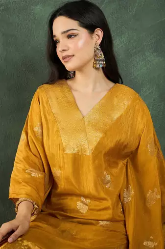 Women Ethnic Motifs Printed Kaftan Kurta with Churidar