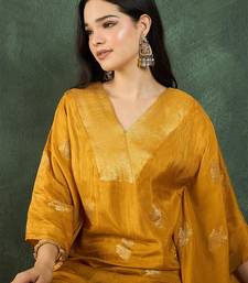 Women Ethnic Motifs Printed Kaftan Kurta with Churidar