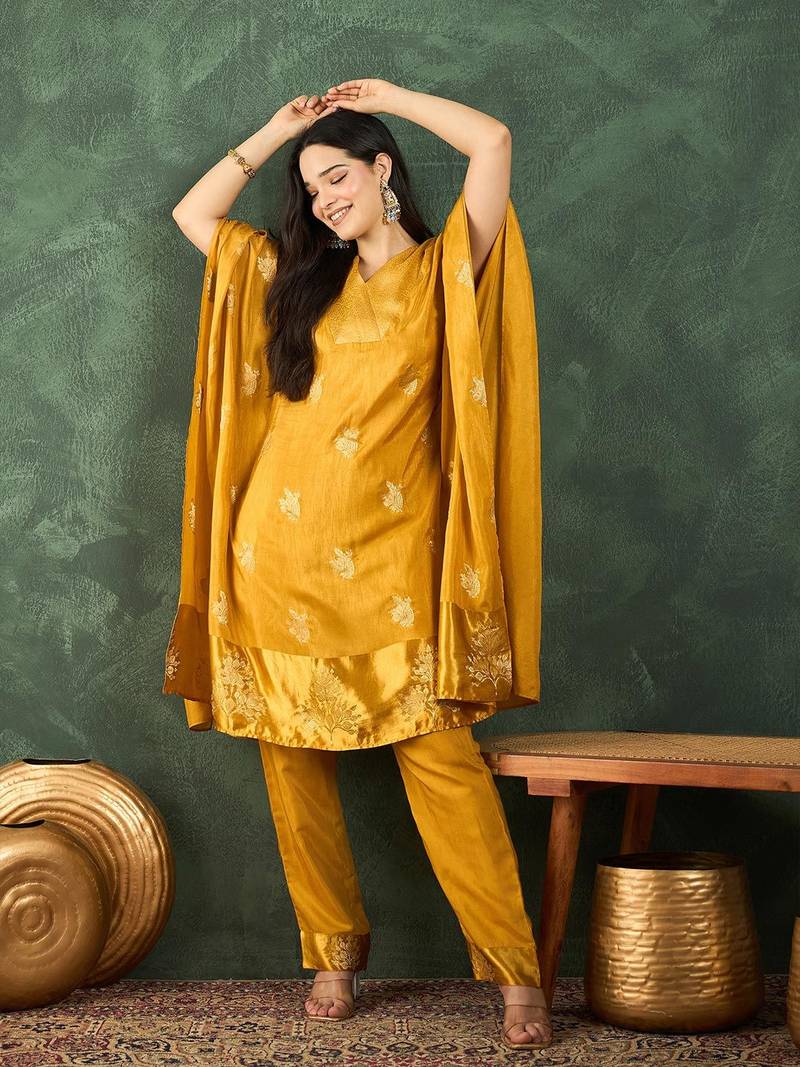 Women Ethnic Motifs Printed Kaftan Kurta with Churidar