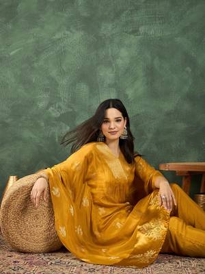 Women Ethnic Motifs Printed Kaftan Kurta with Churidar 7