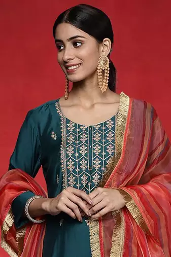 Ethnic Motifs Embroidered Straight Thread Work Kurta With Trousers & Dupatta