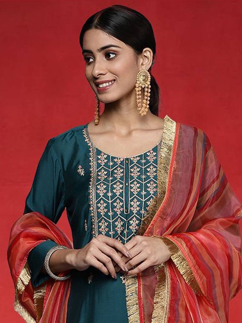 Ethnic Motifs Embroidered Straight Thread Work Kurta With Trousers & Dupatta