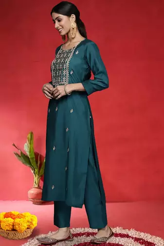 Ethnic Motifs Embroidered Straight Thread Work Kurta With Trousers & Dupatta
