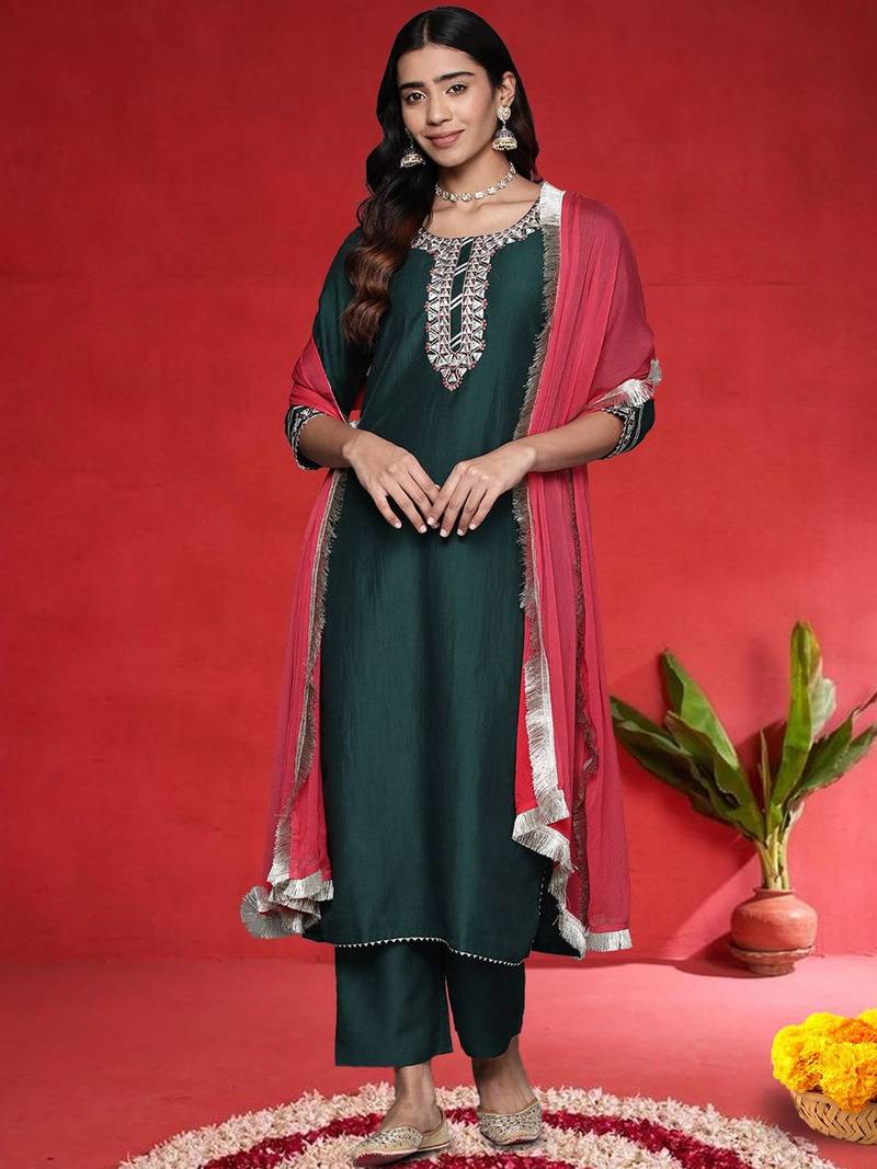 Women Geometric Embroidered Kurta with Trousers & Dupatta