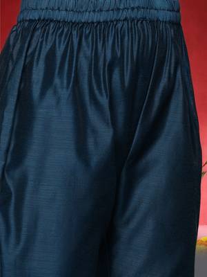 Floral Embroidered Notch Neck Zari Straight Kurta & Trousers With Dupatta 3