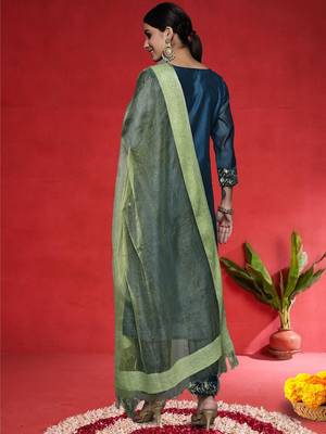 Floral Embroidered Notch Neck Zari Straight Kurta & Trousers With Dupatta 5