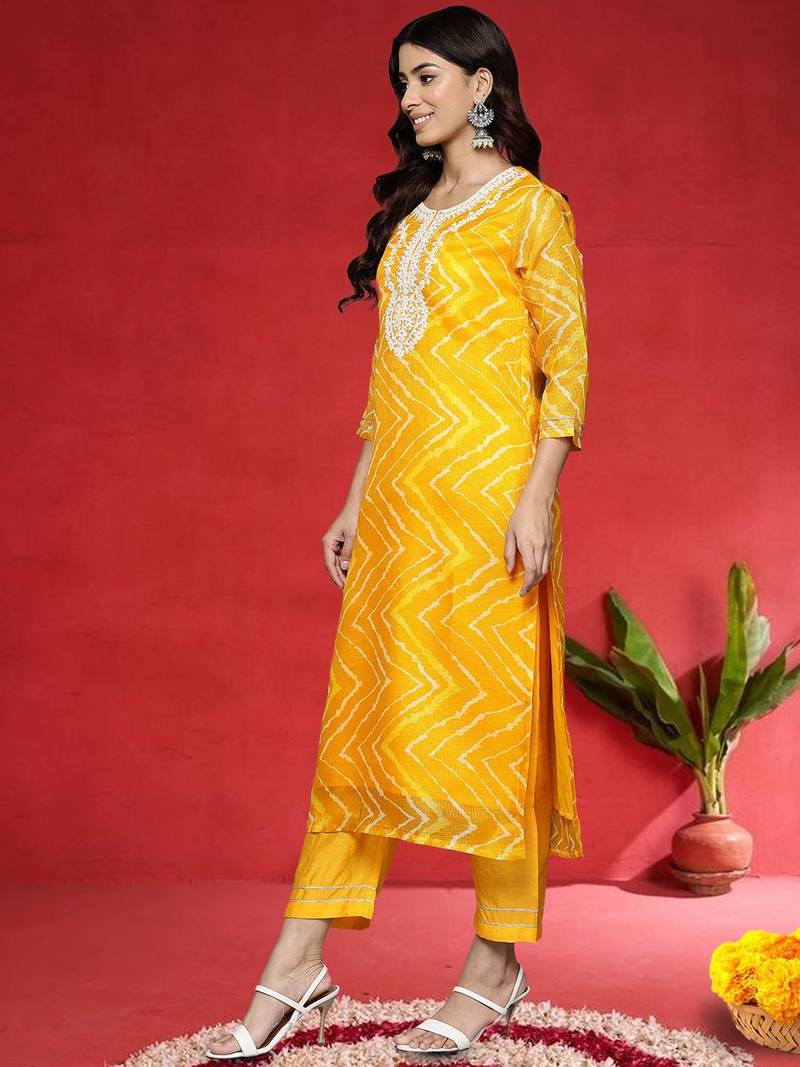 Floral Embroidered Thread Work Straight Kurta With Palazzos & Dupatta