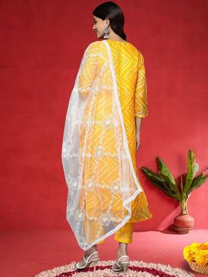 Floral Embroidered Thread Work Straight Kurta With Palazzos & Dupatta 5