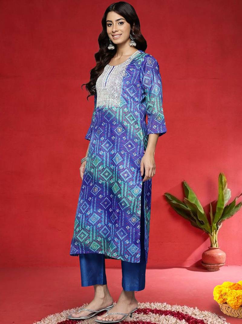 Women Bandhani Printed Round Neck Straight Kurta with Trousers & Dupatta