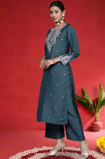 Ethnic Motifs Embroidered Sequinned Straight Kurta With Trousers & Dupatta