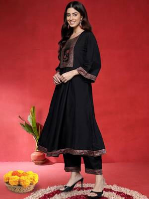 Floral Yoke Design Empire Sequinned Anarkali Kurta With Trouser And Dupatta 5
