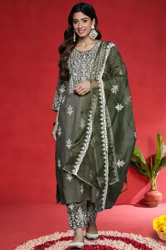 Women Embroidered Thread Work Pure Cotton Kurta with Trousers & Dupatta