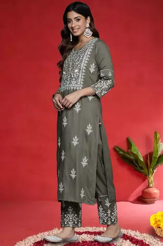 Women Embroidered Thread Work Pure Cotton Kurta with Trousers & Dupatta