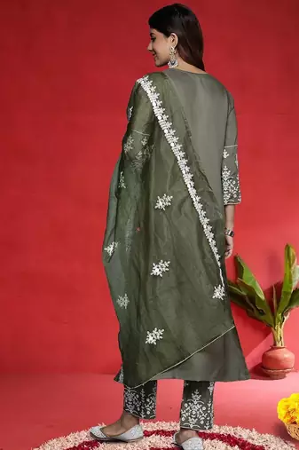 Women Embroidered Thread Work Pure Cotton Kurta with Trousers & Dupatta