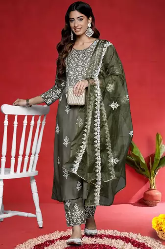 Women Embroidered Thread Work Pure Cotton Kurta with Trousers & Dupatta
