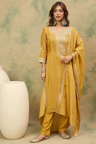 Women Ethnic Motifs Yoke Design Zari Straight Kurta with Trousers & Dupatta