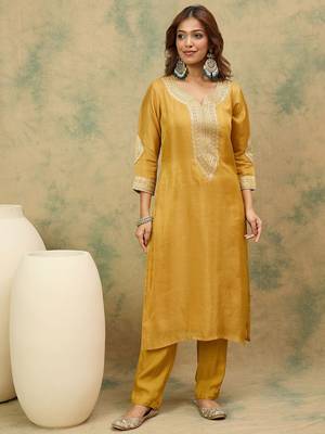 Women Ethnic Motifs Yoke Design Zari Straight Kurta with Trousers & Dupatta 5
