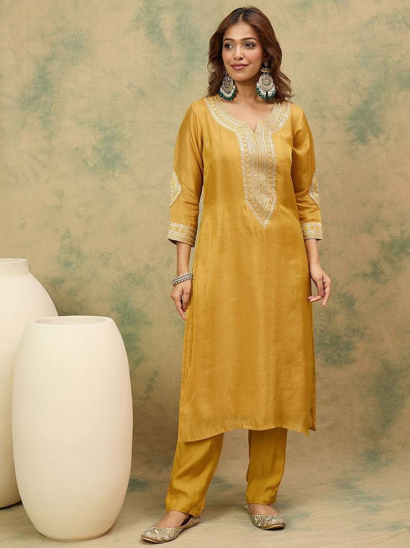 Women Ethnic Motifs Yoke Design Zari Straight Kurta with Trousers & Dupatta