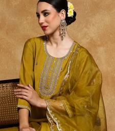 Floral Embroidered Zari Straight Kurta With Trousers And Dupatta