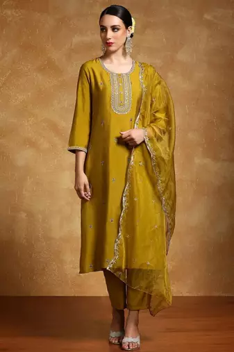 Floral Embroidered Zari Straight Kurta With Trousers And Dupatta